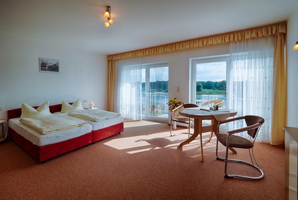Elbterrassen Zu Brambach Hotel Dessau-Rosslau Kültér fotó